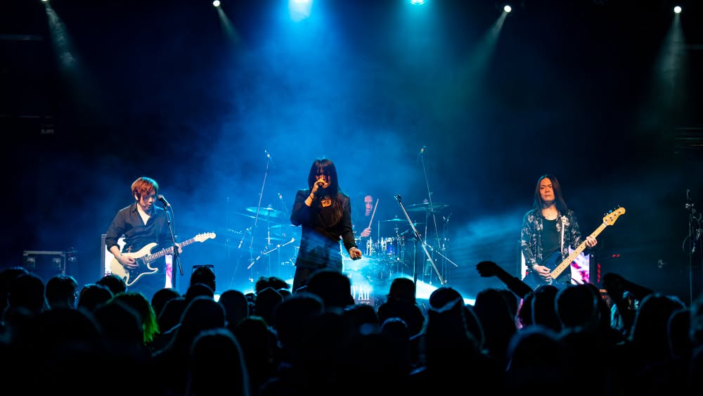 Esprit D'Air to perform a double set on their upcoming tour